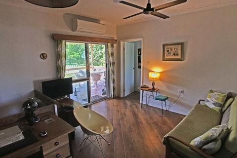 Silver Sands - A Unique Retro Beauty - Accommodation Port Macquarie 3