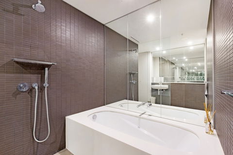 Stylish 1 Bedroom Apartment Camperdown - Accommodation Port Macquarie 2