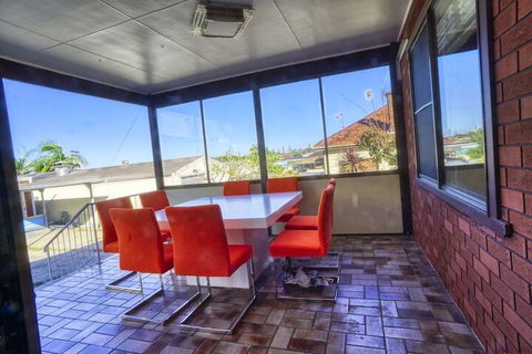 Wollongong Train Station Holiday House - Accommodation Port Macquarie 1