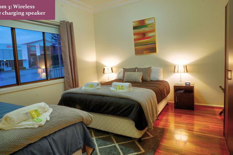 Wollongong Train Station Holiday House - Accommodation Port Macquarie 6