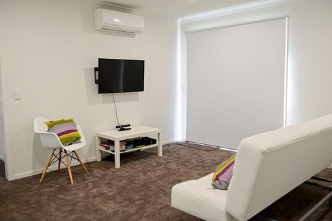 7 Gilmore Smiths Beach House - Accommodation Port Macquarie 0
