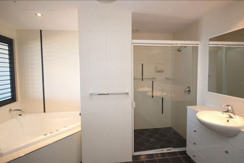 Deep Blue 12 - Accommodation Port Macquarie 3