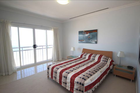 Deep Blue 13 - Accommodation Port Macquarie 3