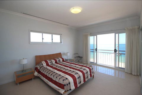 Deep Blue 14 - Accommodation Port Macquarie 4