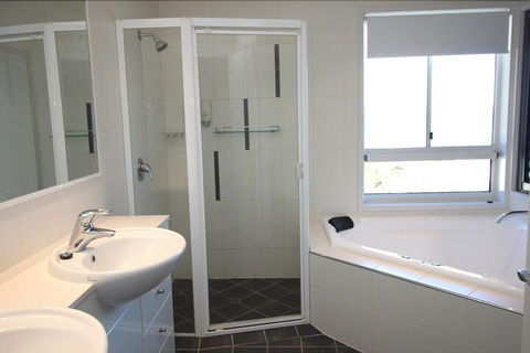 Deep Blue 14 - Accommodation Port Macquarie 5