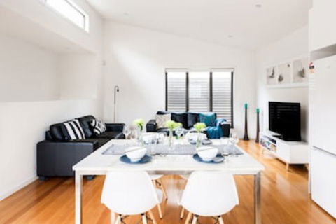 Centrepoint Units Ivanhoe - Accommodation Port Macquarie 0