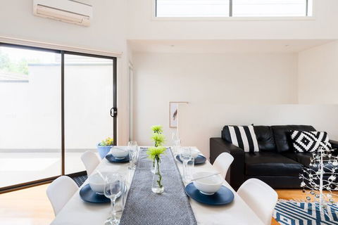 Centrepoint Units Ivanhoe - Accommodation Port Macquarie 5