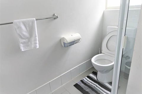 Fantasia Glenelg Studio Apartments - Accommodation Port Macquarie 6