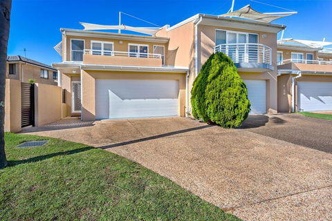 Sandcastles 1 / 8 Ala Moana Way - Accommodation Port Macquarie 1