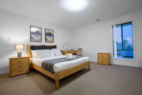 104 Sanctuary Lake Donatella Retreat - Accommodation Port Macquarie 4