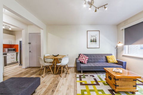 2 Bed Apartment Netflix Close To Train - Accommodation Port Macquarie 3