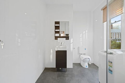 HomeHotel Cozy Duplex In Serene Suburb - Accommodation Port Macquarie 7