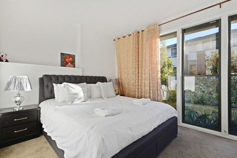 HomeHotel Cozy Duplex In Serene Suburb - Accommodation Port Macquarie 5