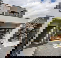 92 Brand New Doncaster Local House - Accommodation Port Macquarie