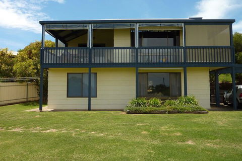 31 Elizabeth Crescent - Accommodation Port Macquarie 1
