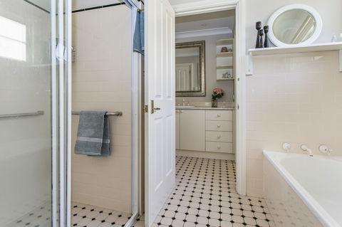 Swanbrook - Accommodation Port Macquarie 2