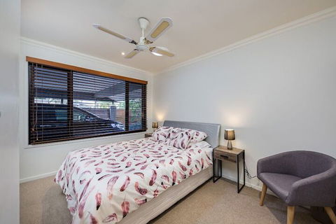 Gold Coast Stunning Waterfront Retreat By Hostrelax - Accommodation Port Macquarie 4