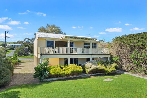 22 Broadbeach Drive - Accommodation Port Macquarie 3