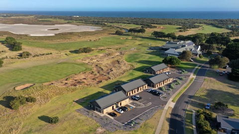 13th Beach Golf Lodges - Accommodation Port Macquarie 4