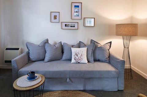 1 Bedroom Apt With Parking Stroll To Elwood Beach - Accommodation Port Macquarie 5