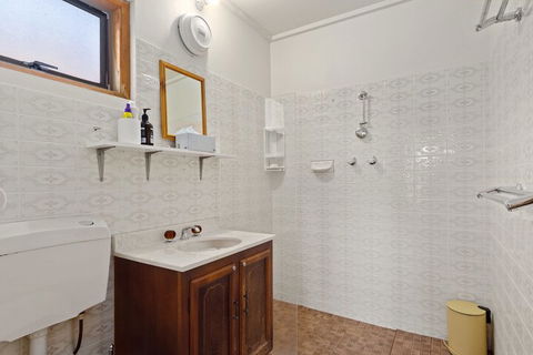 Cliffs End Beach Shack 105 Gold Coast Drive Carrickalinga - Accommodation Port Macquarie 5