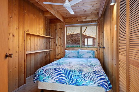 Cliffs End Beach Shack 105 Gold Coast Drive Carrickalinga - Accommodation Port Macquarie 7