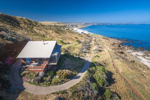 Cliffs End Beach Shack 105 Gold Coast Drive Carrickalinga - Accommodation Port Macquarie 3