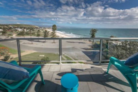 King Of North Bay 103 Gold Coast Drive - Accommodation Port Macquarie 0