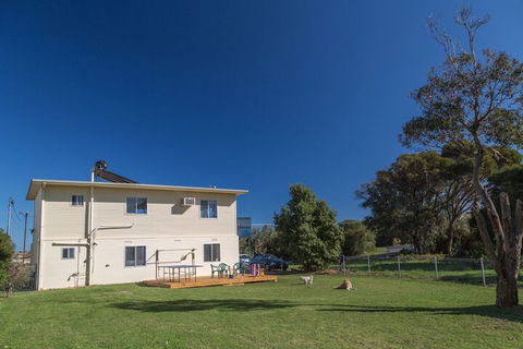 Carrickalinga Seahaven: Coastal Escape 4brm 29 Riverview Drive - Accommodation Port Macquarie 1