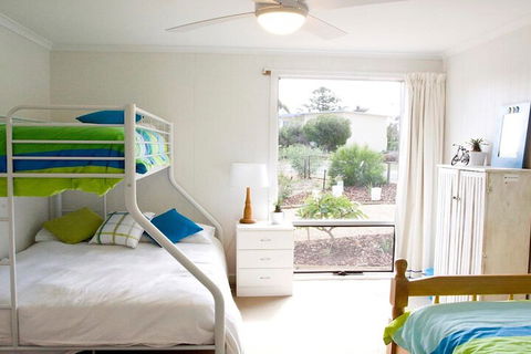 Stones Throw 26 River View Drive - Accommodation Port Macquarie 5
