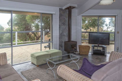 Coorumbene 8 Scenic Way - Accommodation Port Macquarie 4