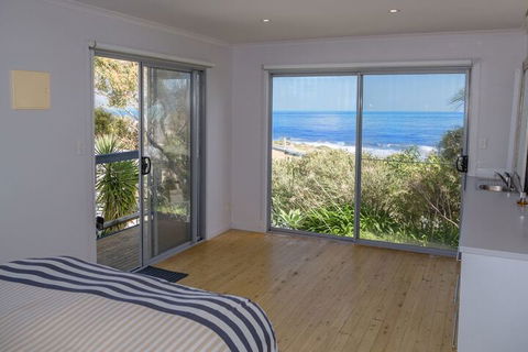 Coorumbene 8 Scenic Way - Accommodation Port Macquarie 3