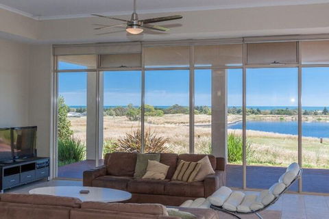 Golfers Paradise 52 Huntingdale Drive - Accommodation Port Macquarie 5