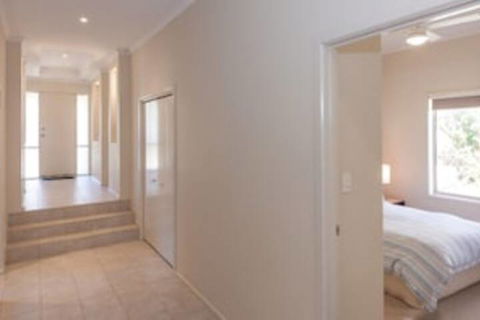 Golfers Paradise 52 Huntingdale Drive - Accommodation Port Macquarie 0