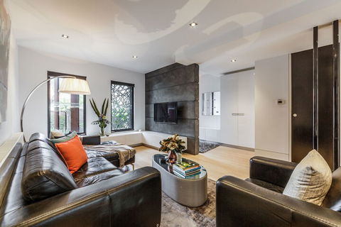 Luxury Designer Townhouse Parking - Accommodation Port Macquarie 2