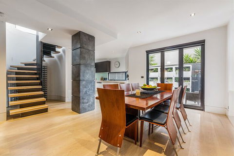 Luxury Designer Townhouse Parking - Accommodation Port Macquarie 5