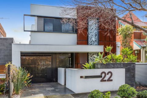Luxury Designer Townhouse Parking - Accommodation Port Macquarie 0