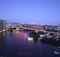 CBD African Charm Story Bridge  River Views - Accommodation Port Macquarie