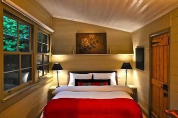 Acorn & Chestnut Hepburn Springs - Accommodation Port Macquarie 1