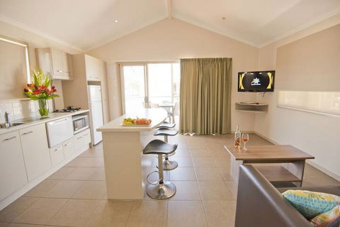 The Bowlo Holiday Cabins - Accommodation Port Macquarie 5