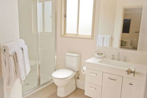 The Bowlo Holiday Cabins - Accommodation Port Macquarie 2