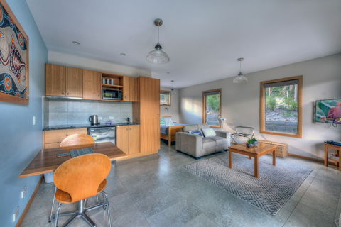 Freycinet Stone Studio 6 - Accommodation Port Macquarie 3