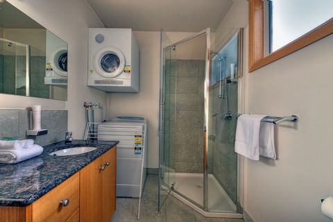 Freycinet Stone Studio 6 - Accommodation Port Macquarie 2