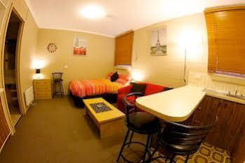Snowlands Apartments - Accommodation Port Macquarie 0