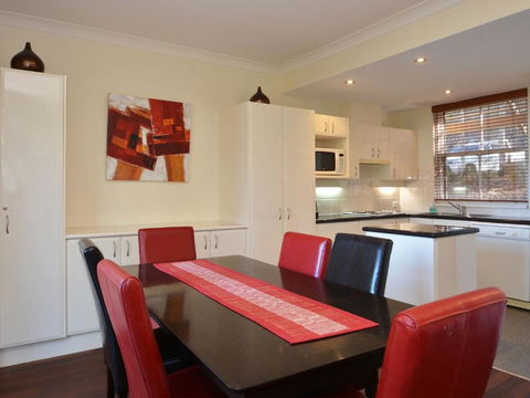 Villa Executive 2br Cypress Resort Condo Located Within Cypress Lakes Resort (nothing Is More Central) - Accommodation Port Macquarie 2
