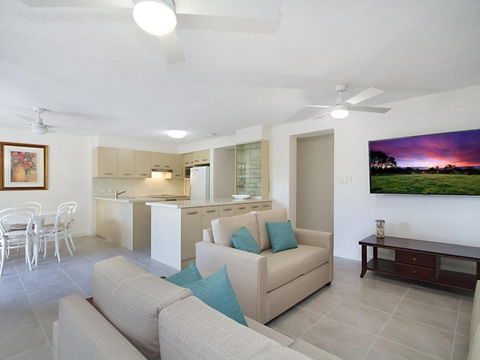 Woobera Unit 14 On The Hill Overlooking Tweed Heads & Coolangatta - Accommodation Port Macquarie 2