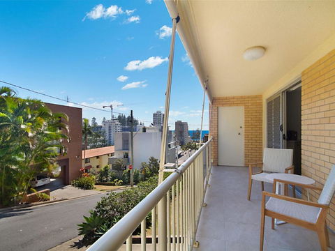 Woobera Unit 14 On The Hill Overlooking Tweed Heads & Coolangatta - Accommodation Port Macquarie 1