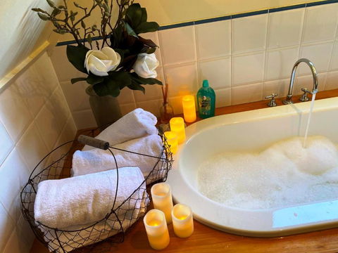 French Cottage & Loft - Accommodation Port Macquarie 7