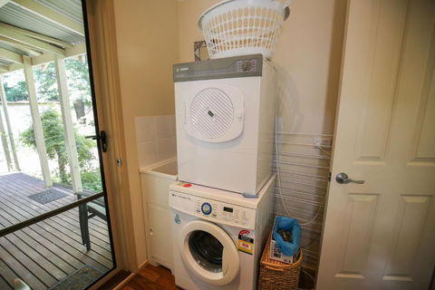 Alpine Arnica Cottage 1 - Accommodation Port Macquarie 4