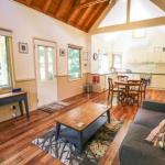 Alpine Arnica Cottage 1 - Accommodation Port Macquarie 0